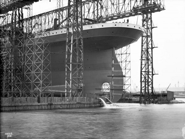 Всё это было сделано позже, сначала на специальной верфи, а потом в сухом доке. Вот, наконец, тот самый сухой док, где стоял «Титаник» - Thompson dry dock.